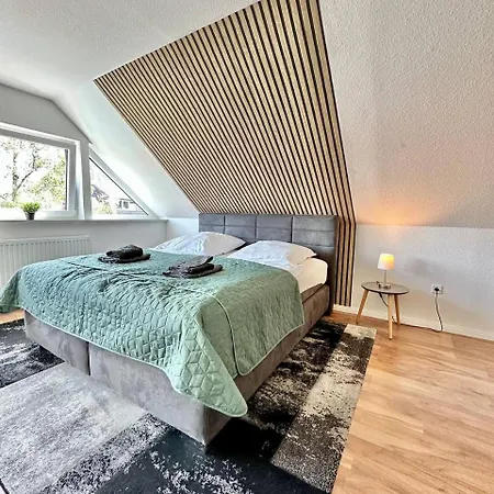 Grosses City-ferienhaus Mit Terrasse, Grill Und Parkplatz F19 Bed & Breakfast Oldenburg