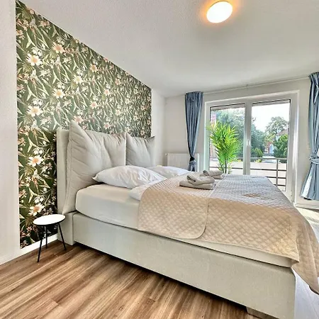 Grosses City-ferienhaus Mit Terrasse, Grill Und Parkplatz F19 Bed & Breakfast