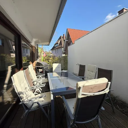 Grosses City-ferienhaus Mit Terrasse, Grill Und Parkplatz F19 *
