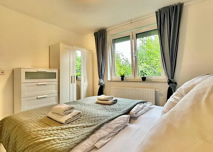 Grosses City-ferienhaus Mit Terrasse, Grill Und Parkplatz F19 Отель типа 