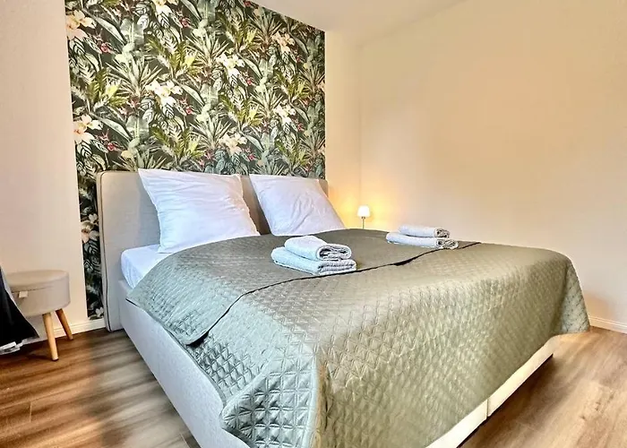 Grosses City-ferienhaus Mit Terrasse, Grill Und Parkplatz F19 Отель типа 