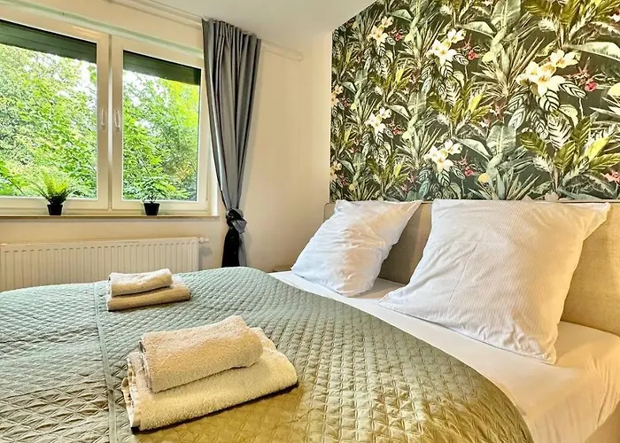 Grosses City-ferienhaus Mit Terrasse, Grill Und Parkplatz F19 * Ольденбург