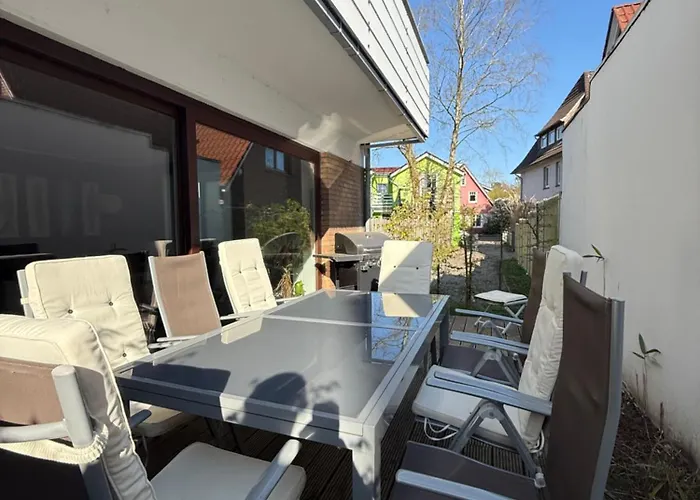 Grosses City-ferienhaus Mit Terrasse, Grill Und Parkplatz F19 *